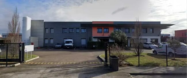 Plus de détails pour 1 Rue De Lombardie, Saint-Priest - Local d’activités à vendre