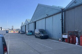 Spearfish Rd, Southampton à louer Photo de l’immeuble– Image 1 sur 6