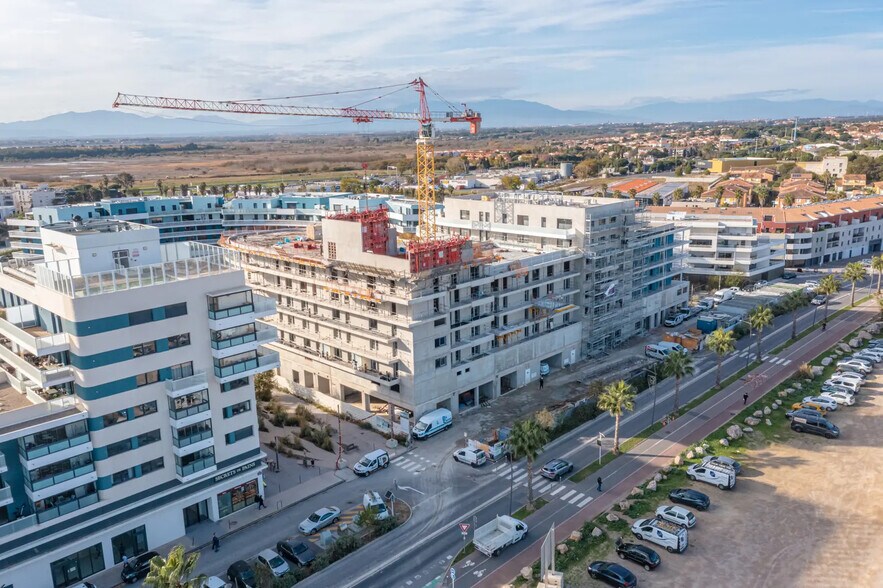 Local commercial dans Canet-en-Roussillon à louer - Photo de l’immeuble – Image 2 sur 3