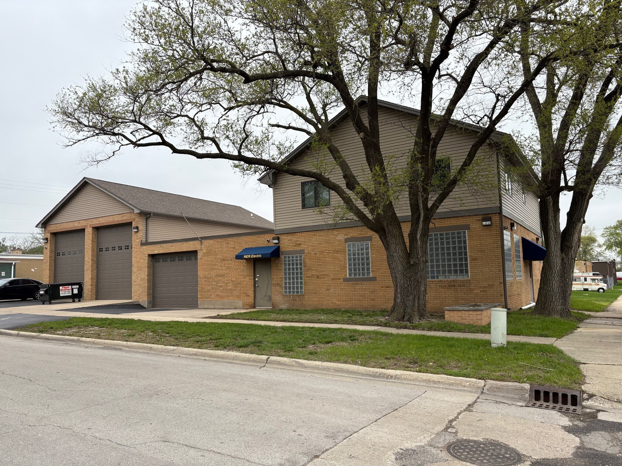 700 N Iowa Ave, Villa Park, IL à vendre Photo de l’immeuble– Image 1 sur 6