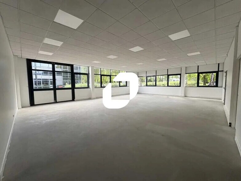 4 Rue René Razel, Saclay à louer - Photo de l’immeuble – Image 2 sur 18