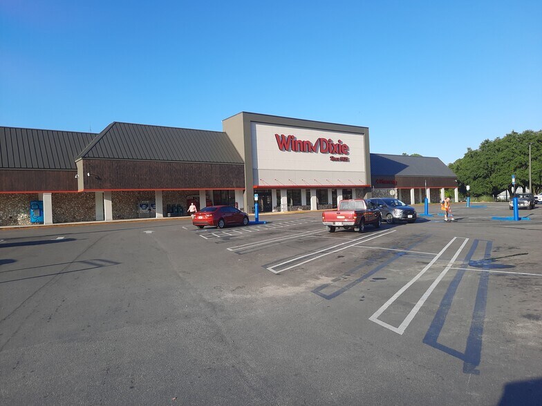15912-15956 E Highway 40, Silver Springs, FL à louer - Photo de l’immeuble – Image 1 sur 12