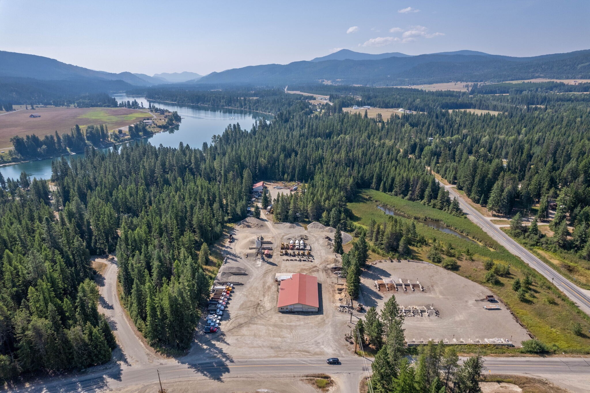 116 Sullivan Lake Rd, Ione, WA à vendre Photo principale– Image 1 sur 67
