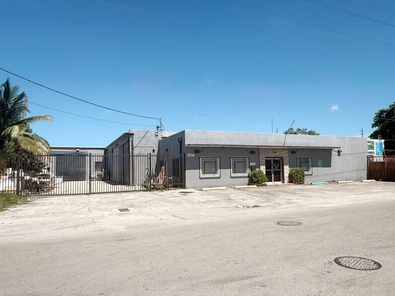 4725 NW 36th Ave, Miami, FL à louer - Photo de l’immeuble – Image 1 sur 8