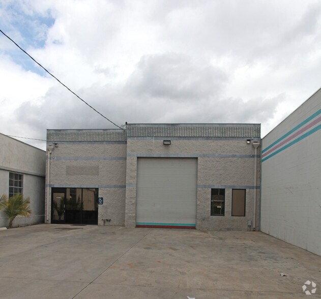 7808 Clybourn Ave, Sun Valley, CA à louer - Photo de l’immeuble – Image 3 sur 6