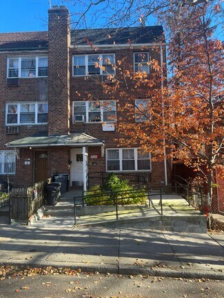 Plus de détails pour 4223 68th St, Woodside, NY - Logement à vendre