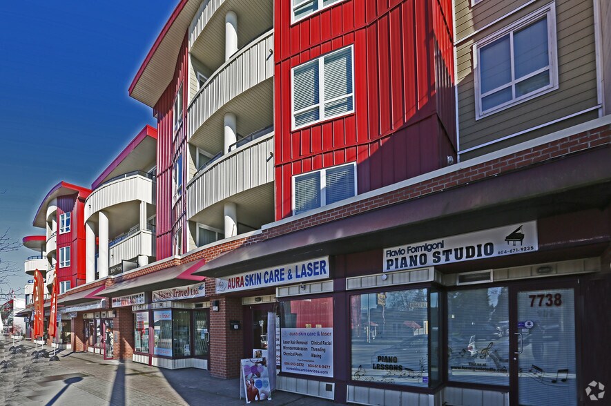 7738 Edmonds St, Burnaby, BC à vendre - Photo de l’immeuble – Image 3 sur 11