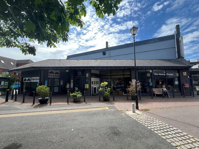 Brewery Street Shopping Centre, Rugeley à vendre - Photo de l’immeuble – Image 2 sur 8