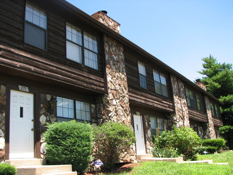 233 Northport Hills Dr, Florissant, MO à vendre - Photo principale – Image 1 sur 3