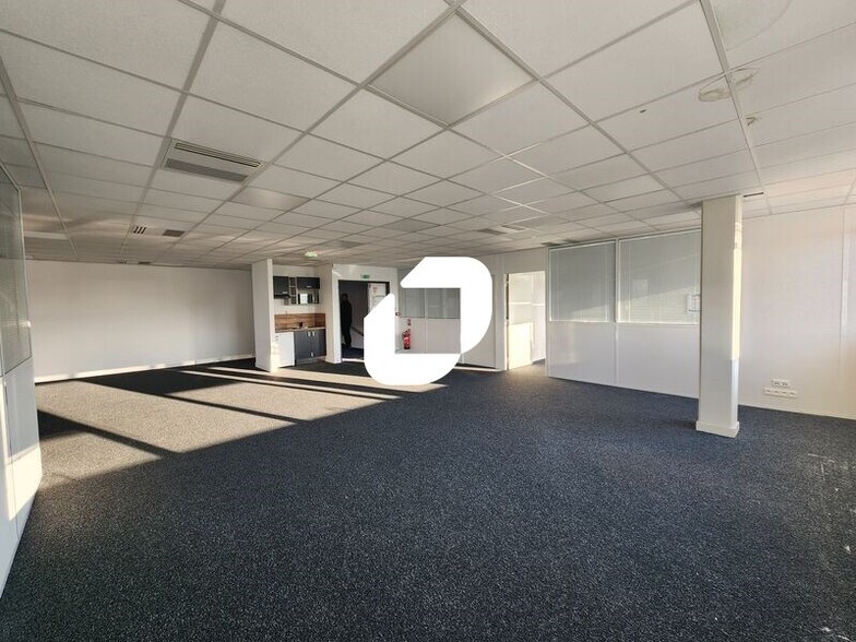 Bureau dans Vélizy-Villacoublay à louer - Photo de l’immeuble – Image 1 sur 9