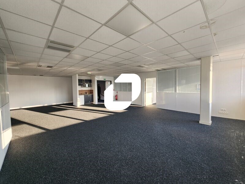 Bureau dans Vélizy-Villacoublay à louer Photo intérieure– Image 1 sur 10