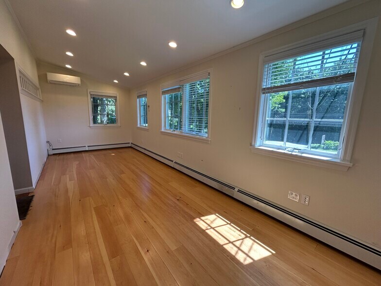 489 Danbury Rd, Wilton, CT à louer - Photo de l’immeuble – Image 2 sur 19