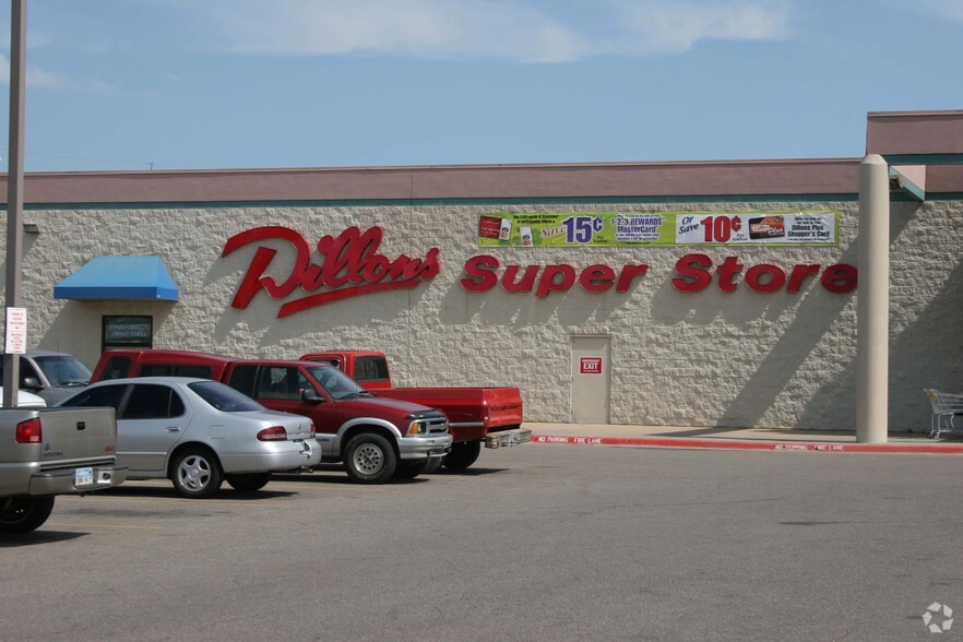 5500 E Harry St, Wichita, KS à louer - Photo de l’immeuble – Image 3 sur 6