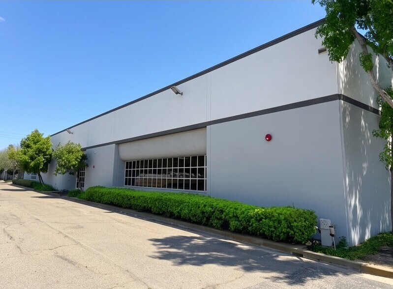 1700 Emerson Ave, Oxnard, CA à vendre - Photo de l’immeuble – Image 3 sur 11