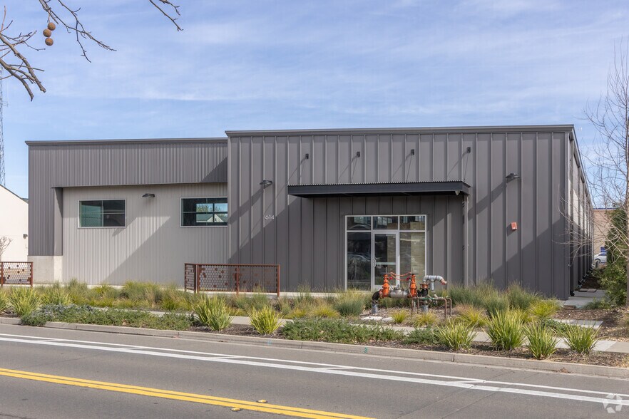 614 Cantrill Dr, Davis, CA à louer - Photo principale – Image 1 sur 7