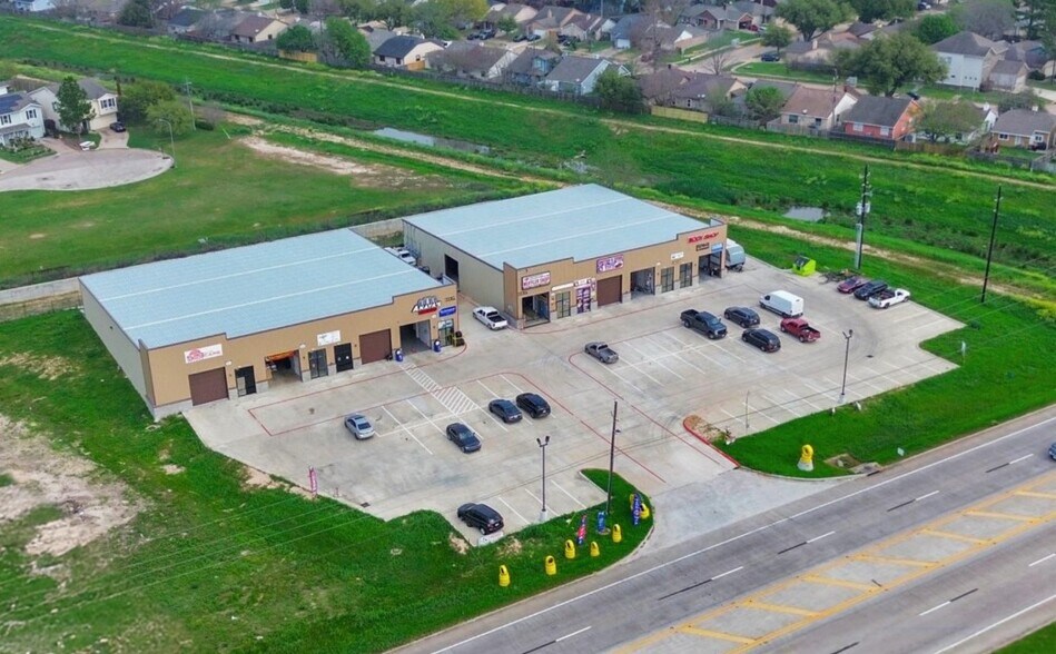 20010 FM 529 Rd - Multi-Tenant Flex portefeuille de 2 biens à vendre sur LoopNet.fr - Photo de l’immeuble – Image 1 sur 1
