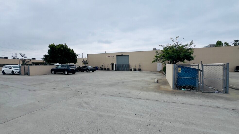 4915-4949 Walnut Grove Ave, San Gabriel, CA à louer - Photo de l’immeuble – Image 3 sur 8