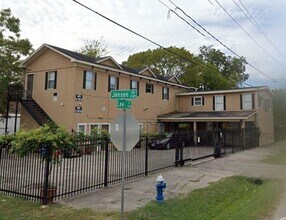 2119 Jensen Dr, Houston, TX à louer Photo de l’immeuble– Image 2 sur 3