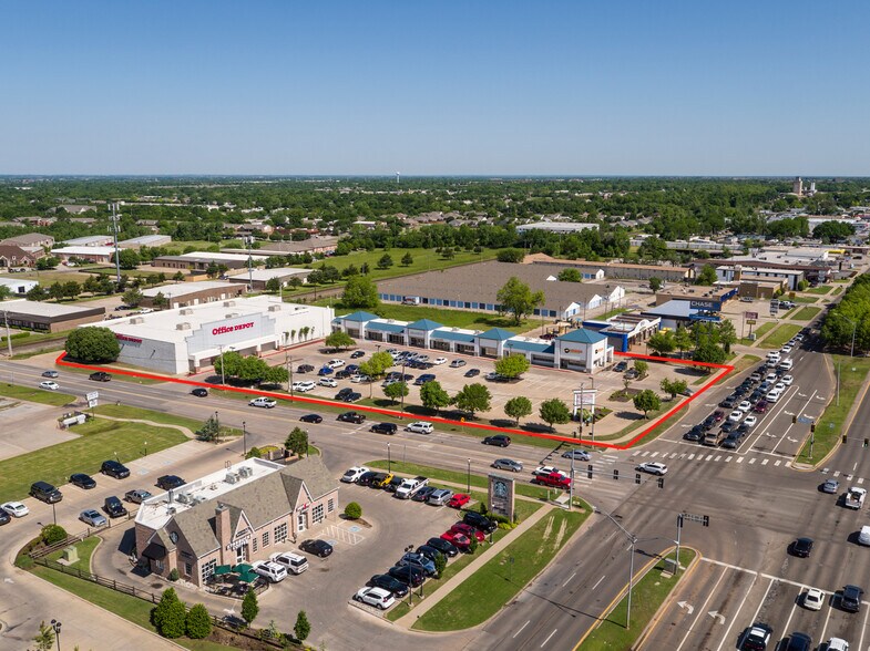 1427 S Broadway, Edmond, OK à louer - Photo de l’immeuble – Image 1 sur 2