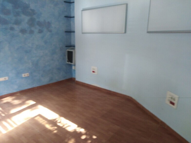 Local commercial dans Córdoba, Córdoba à louer - Photo de l’immeuble – Image 2 sur 10