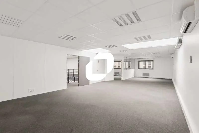 Bureau dans Villeurbanne à louer - Photo de l’immeuble – Image 1 sur 16