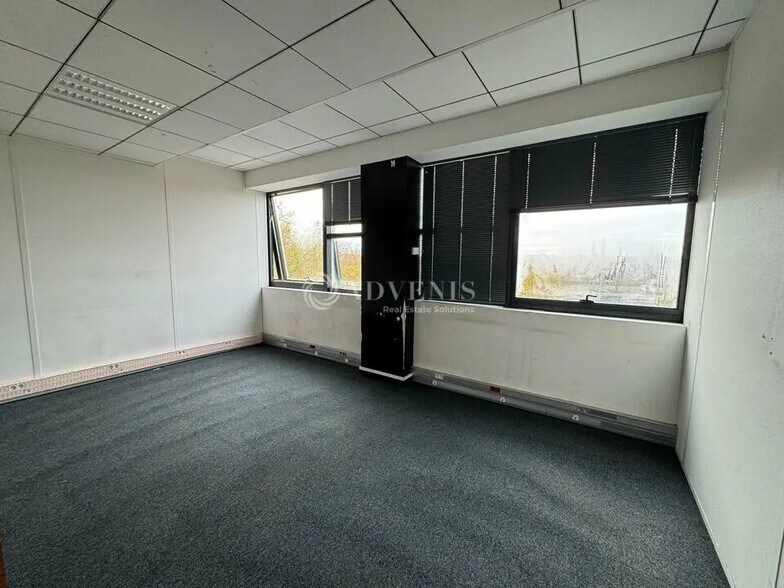 Bureau dans Chelles à vendre - Photo de l’immeuble – Image 2 sur 6