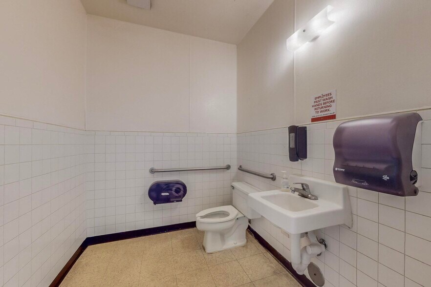 2130-2301 Chelwood Park Blvd NE, Albuquerque, NM à vendre - Photo de l’immeuble – Image 3 sur 39