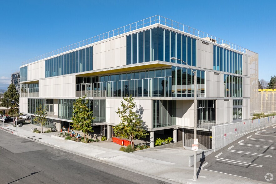 5950 W Jefferson Blvd, Los Angeles, CA à vendre - Photo principale – Image 1 sur 19