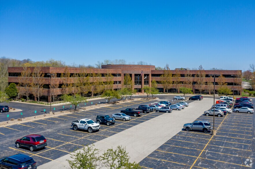 18650 W Corporate Dr, Brookfield, WI à louer - Photo de l’immeuble – Image 1 sur 7