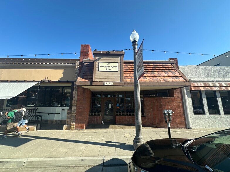 8131 La Mesa Blvd, La Mesa, CA à louer - Photo de l’immeuble – Image 2 sur 8