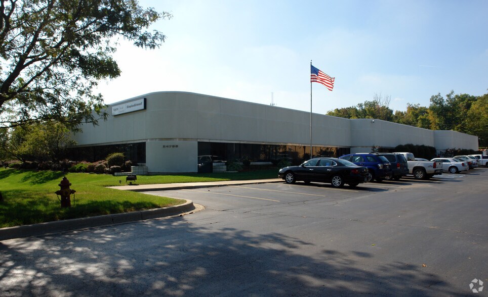 24747-24755 Halsted Rd, Farmington Hills, MI à louer - Photo de l’immeuble – Image 1 sur 5