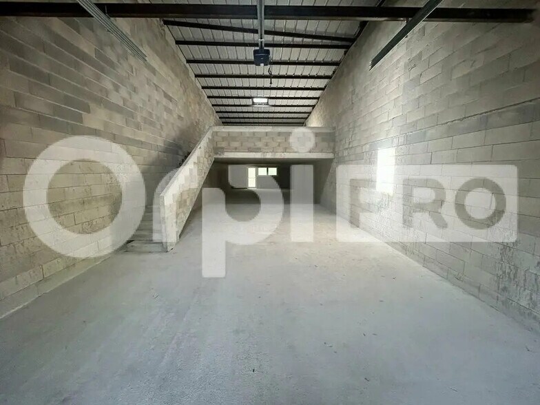 Local d'activités dans Saint-Chéron à vendre - Photo de l’immeuble – Image 1 sur 7