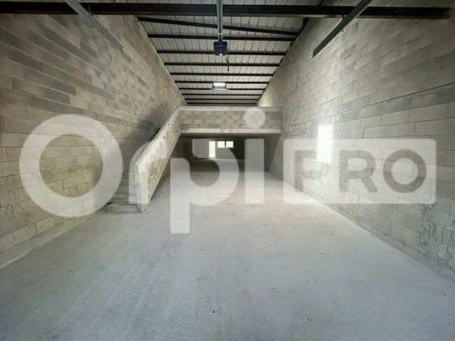 Plus de détails pour Local d’activités à vendre