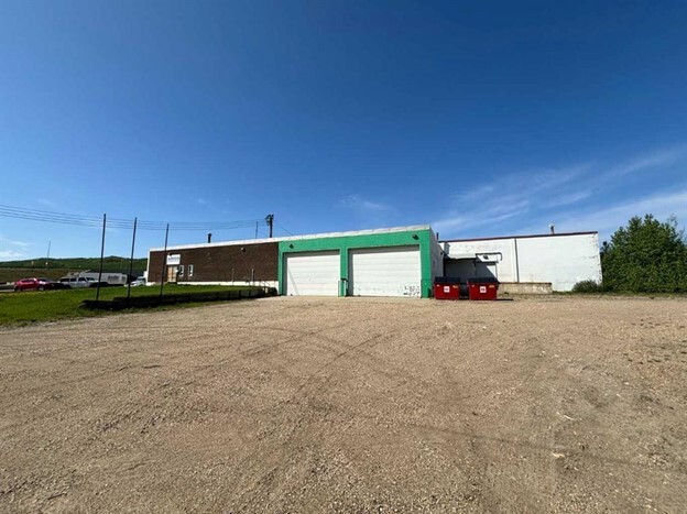 9120 90 St, Peace River, AB à louer - Photo de l’immeuble – Image 2 sur 4