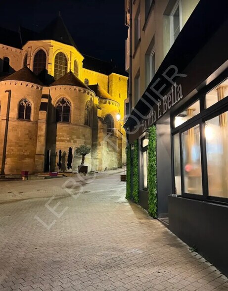 Local commercial dans Pontoise à vendre - Photo de l’immeuble – Image 3 sur 3