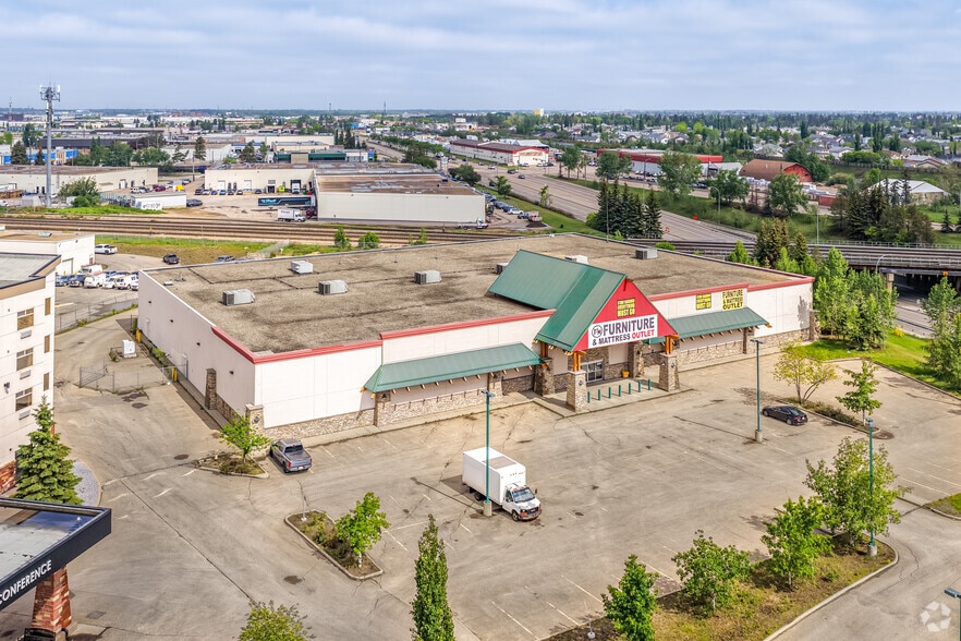 12610 St Albert Trl NW, Edmonton, AB à louer - Aérien – Image 2 sur 3