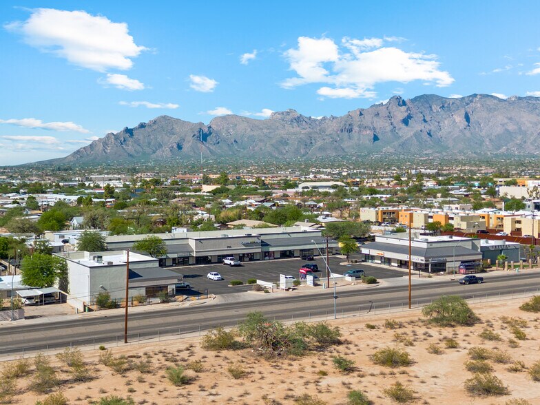 680-720 W Prince Rd, Tucson, AZ à louer - Photo de l’immeuble – Image 1 sur 11