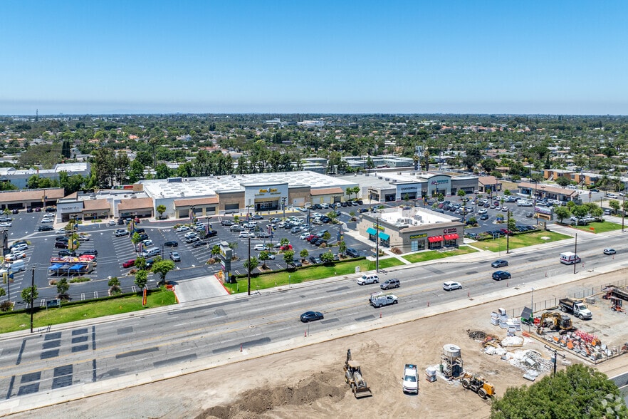 2100-2144 S Bristol St, Santa Ana, CA à louer - Aérien – Image 2 sur 7