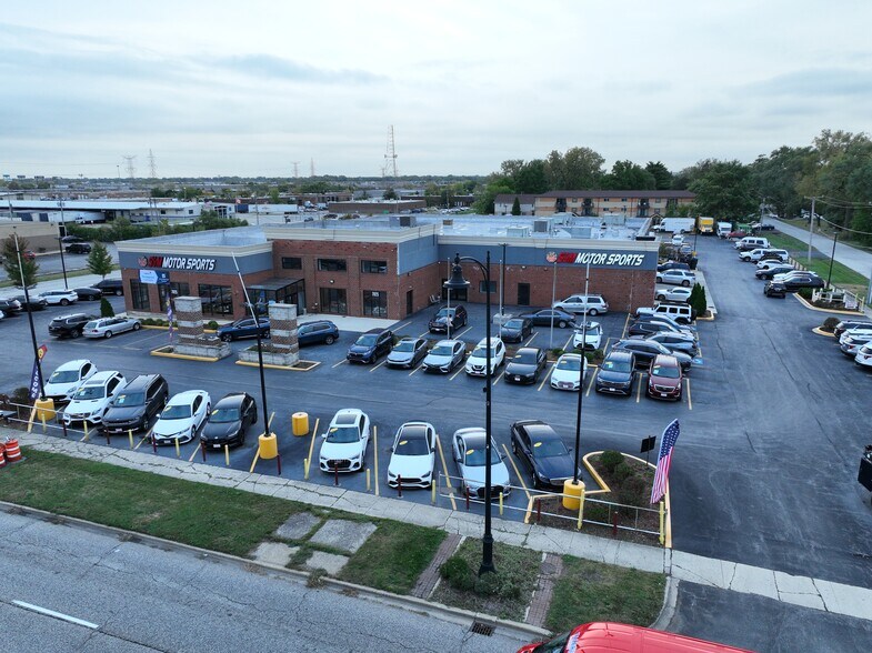 7825 W 95th St, Hickory Hills, IL à vendre - Photo de l’immeuble – Image 1 sur 4