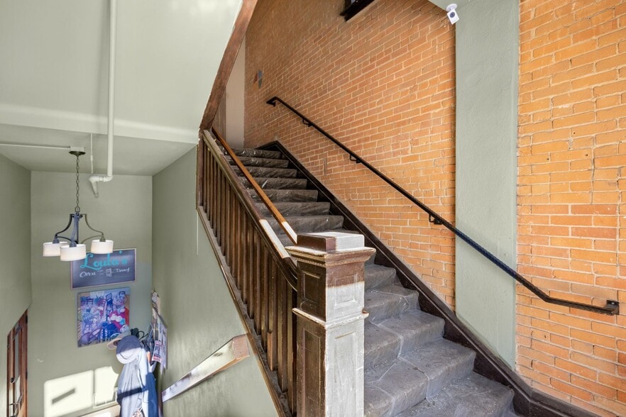 300 2nd St E, Whitefish, MT à vendre - Hall d’entrée – Image 3 sur 21