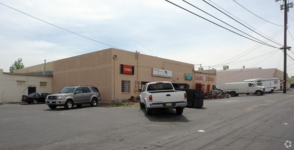 15572-15576 7th St, Victorville, CA à louer - Photo de l’immeuble – Image 2 sur 31