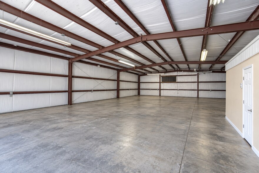 2711 E Wilder Ave, Tampa, FL à louer - Photo de l’immeuble – Image 3 sur 7