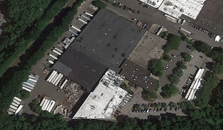 Plus de détails pour 100 Forest Dr, East Hills, NY - Industriel/Logistique à louer