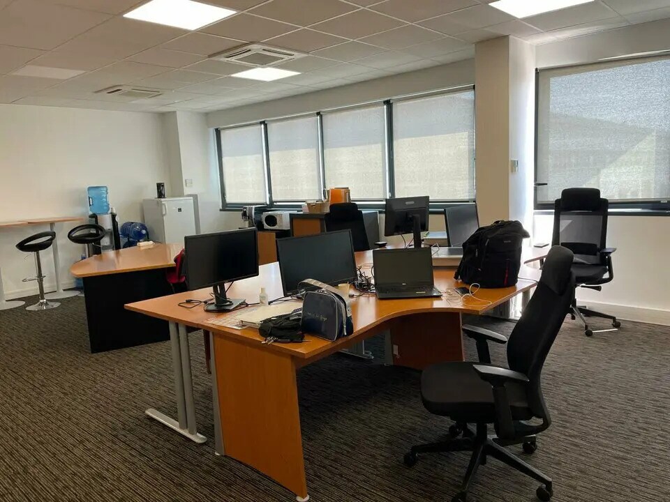Bureau dans Meyzieu à louer Photo intérieure– Image 1 sur 10