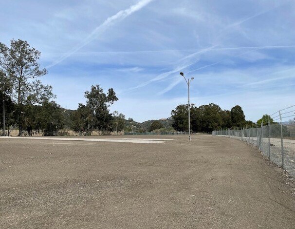 256 W Stanley Ave, Ventura, CA à louer - Photo principale – Image 1 sur 11