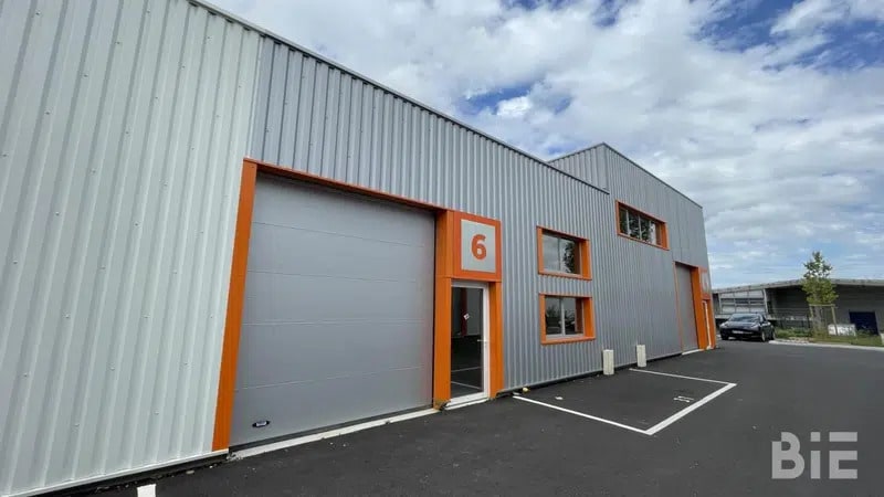 Local d'activités dans Carbon-Blanc à vendre - Photo de l’immeuble – Image 2 sur 5