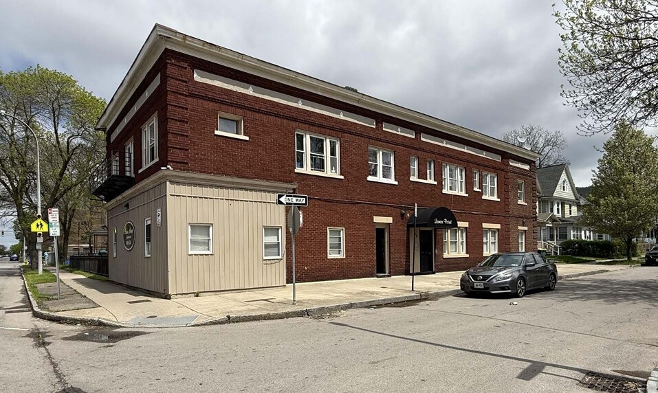348-352 Genesee St, Rochester, NY à vendre Photo de l’immeuble– Image 1 sur 13