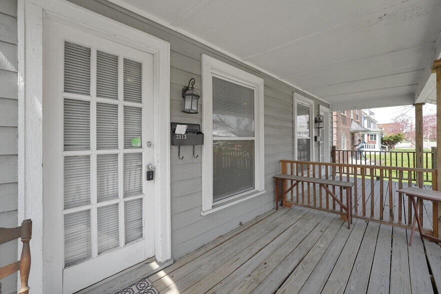 2513-2515 Indianola Ave, Columbus, OH à vendre - Photo de l’immeuble – Image 3 sur 42