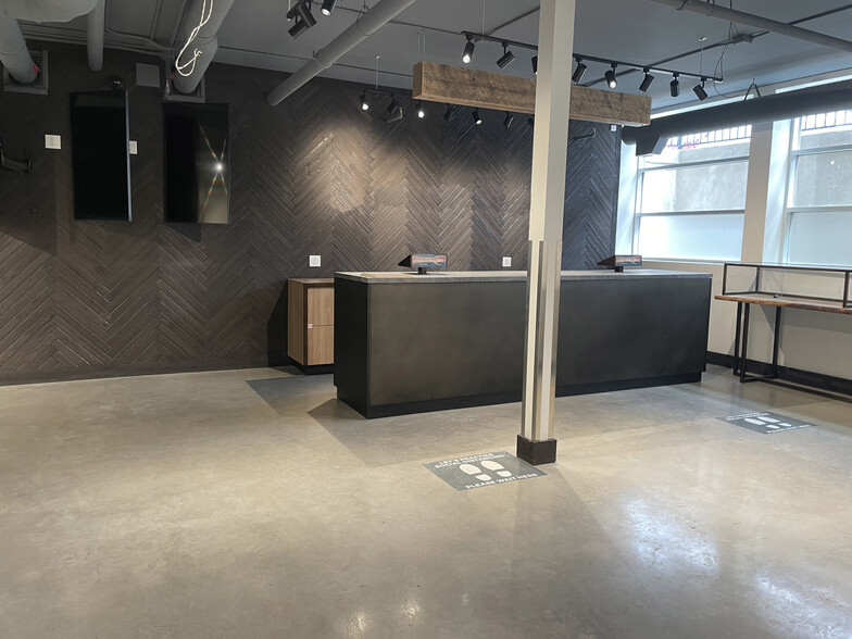 217 19th St NW, Calgary, AB à louer - Photo de l’immeuble – Image 2 sur 17
