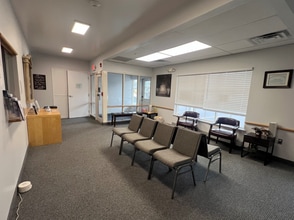 144 N Main St, Branford, CT à louer Photo intérieure– Image 2 sur 11